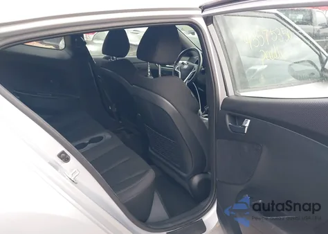 2017 Hyundai Veloster Value Edition z USA, uszkodzony, nr VIN KMHTC6AD7HU324264